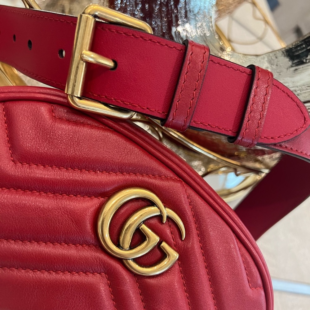 LIKE NEW AUTHENTIC Gucci Calfskin Matelasse GG Marmont Belt Bag 85 Hibiscus Red - Picture 4 of 10